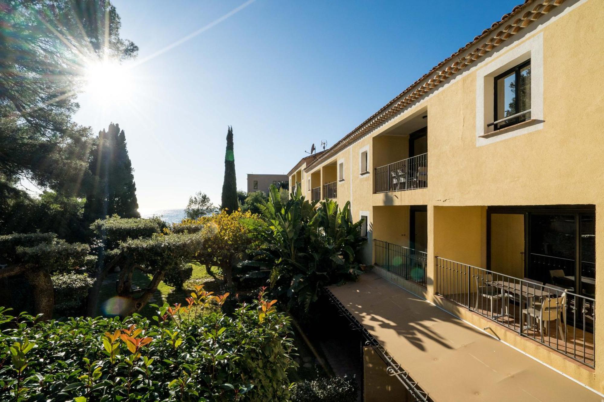 Le Rayol-Canadel-sur-Mer La Residence Du Bailli מראה חיצוני תמונה